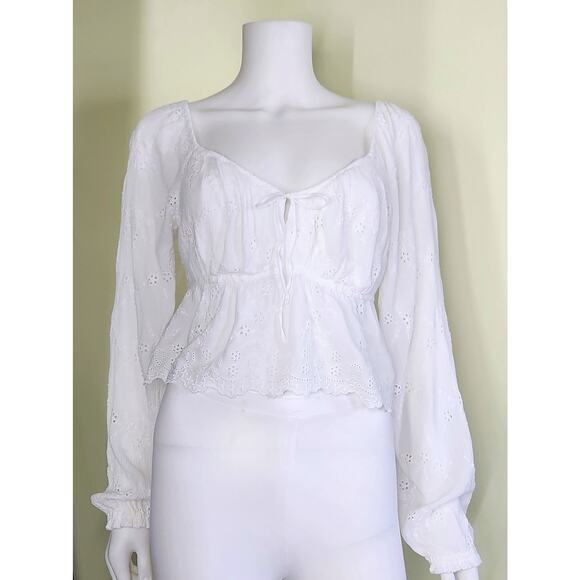 Hollister Eyelet Embroidered Peplum Crop Top Womens L White Cottagecore Blouse - Picture 3 of 9